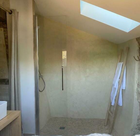 高级三人间, Le Domaine Quercus