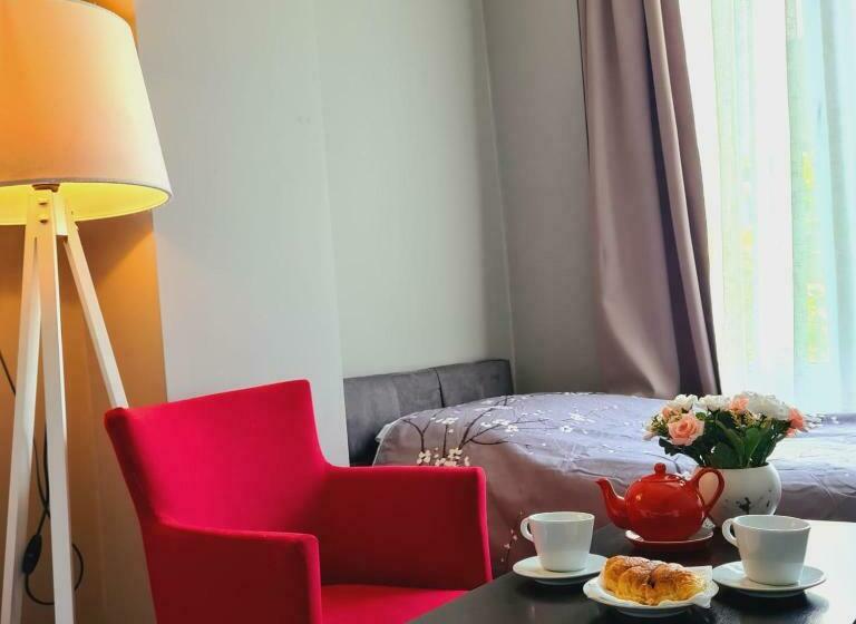 חדר סטנדרט לשלושה, Driti New Bazaar