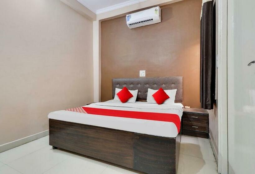 اتاق کلاسیک سه تخته, The Mangalam Guest House