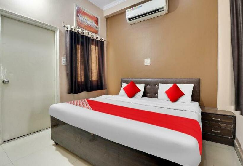 اتاق کلاسیک سه تخته, The Mangalam Guest House