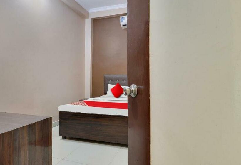 اتاق کلاسیک سه تخته, The Mangalam Guest House