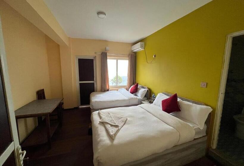 اتاق خانوادگی, Village View Nagarkot