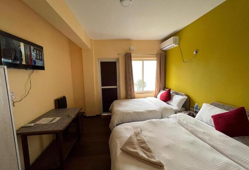 اتاق خانوادگی, Village View Nagarkot