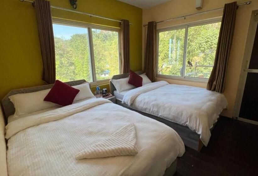 اتاق استاندارد با چشمانداز باغ, Village View Nagarkot