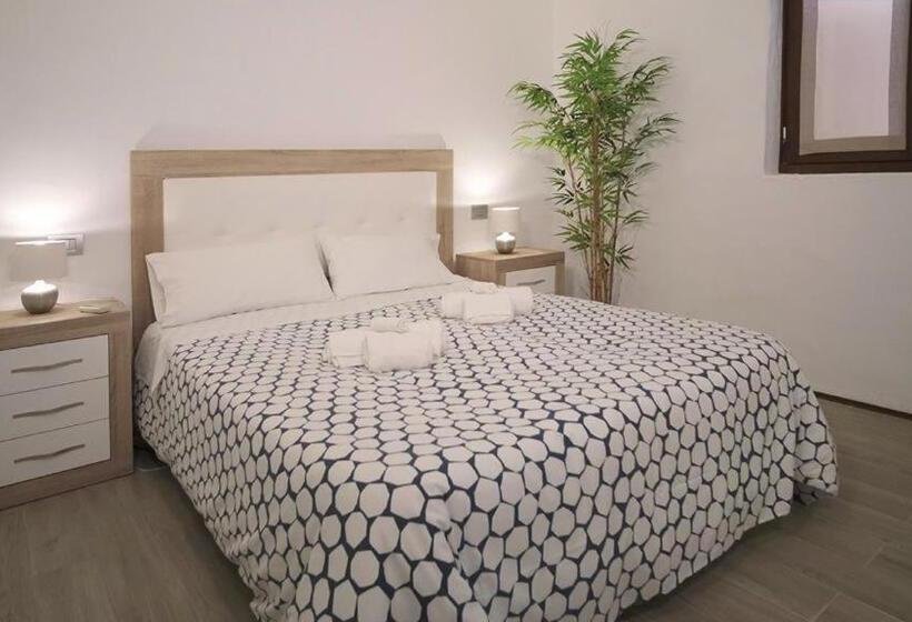 דירת חדר סופריור, Pueblo Canario