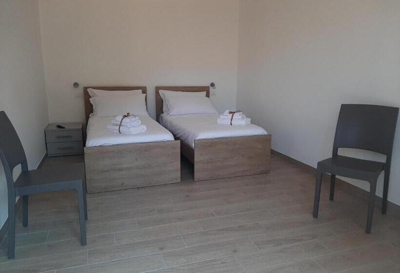 اتاق استاندارد چهار تخته, B&b La Casa Dei Nonni Assergi