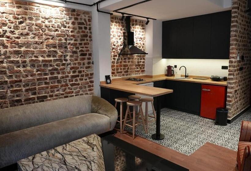 家庭间, Alness Residence