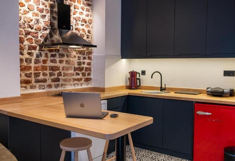 家庭间, Alness Residence