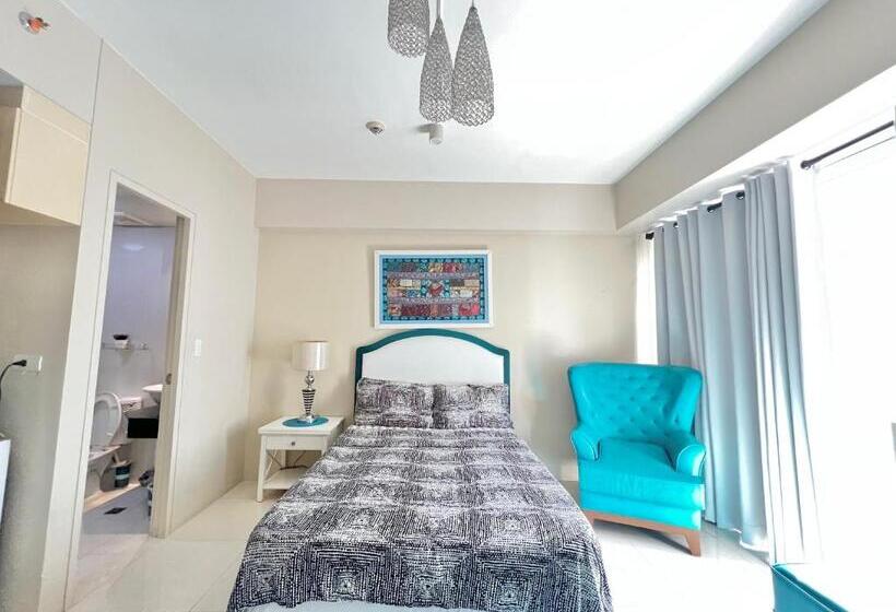 استودیو استاندارد با بالکن, Big Condo Across Manila Airport W/ Wifi