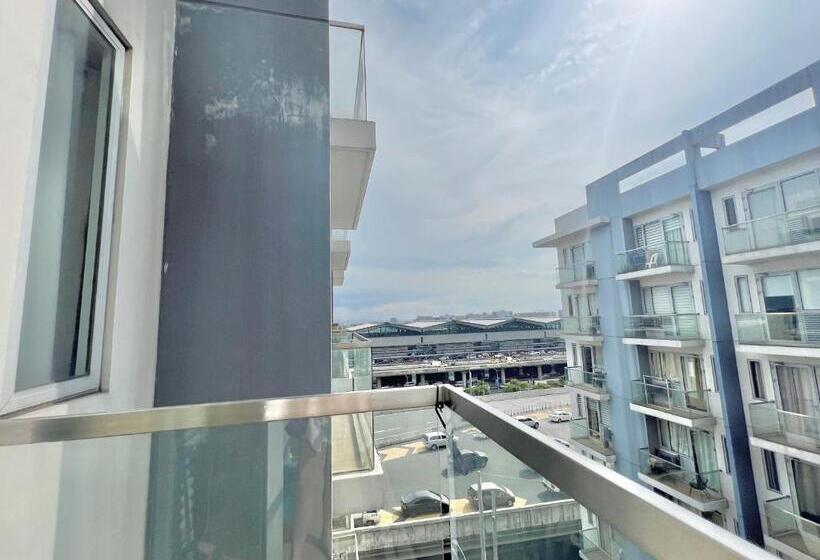 استودیو استاندارد با بالکن, Big Condo Across Manila Airport W/ Wifi