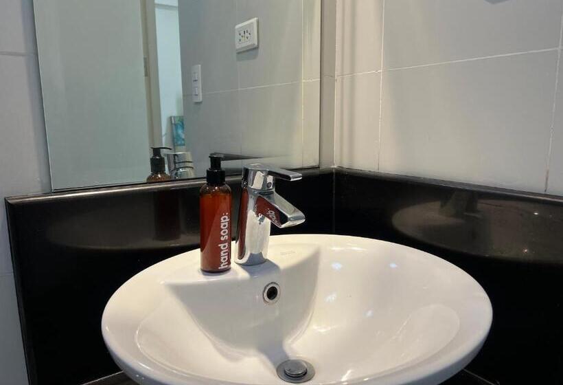 استودیو استاندارد با بالکن, Big Condo Across Manila Airport W/ Wifi