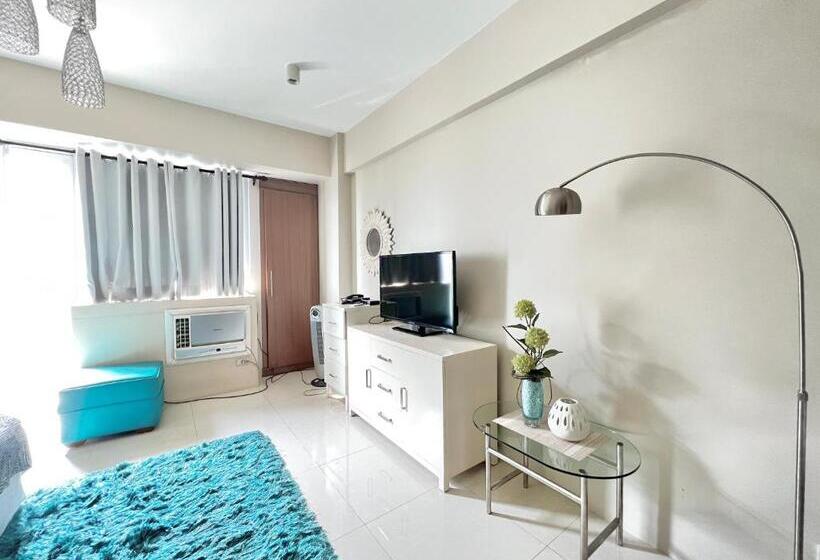 استودیو استاندارد با بالکن, Big Condo Across Manila Airport W/ Wifi