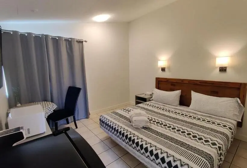 キングサイズベッドのスタンダードルーム, Destination Inn Cache Creek