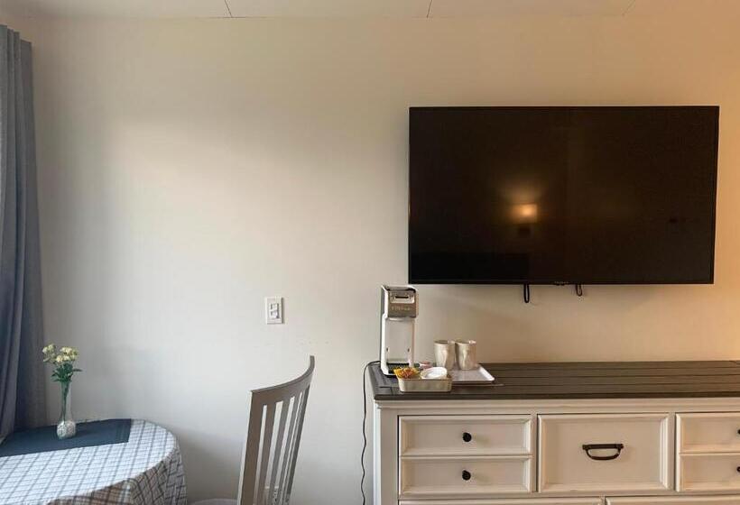 Standard Szoba King Size Bed, Destination Inn Cache Creek