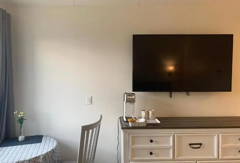 キングサイズベッドのスタンダードルーム, Destination Inn Cache Creek
