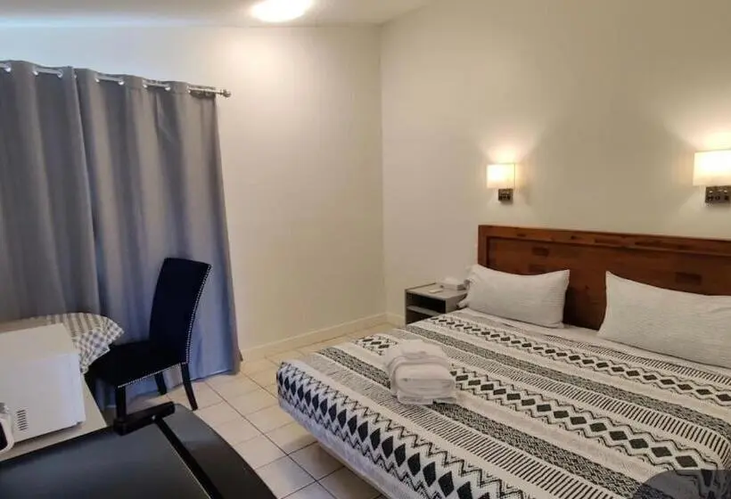 キングサイズベッドのスタンダードルーム, Destination Inn Cache Creek