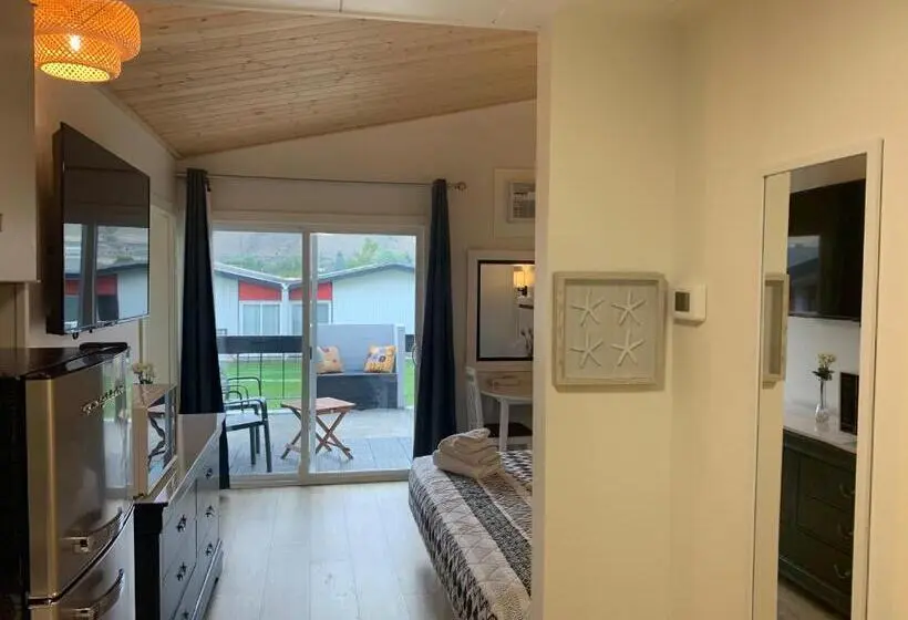 デラックススイート, Destination Inn Cache Creek