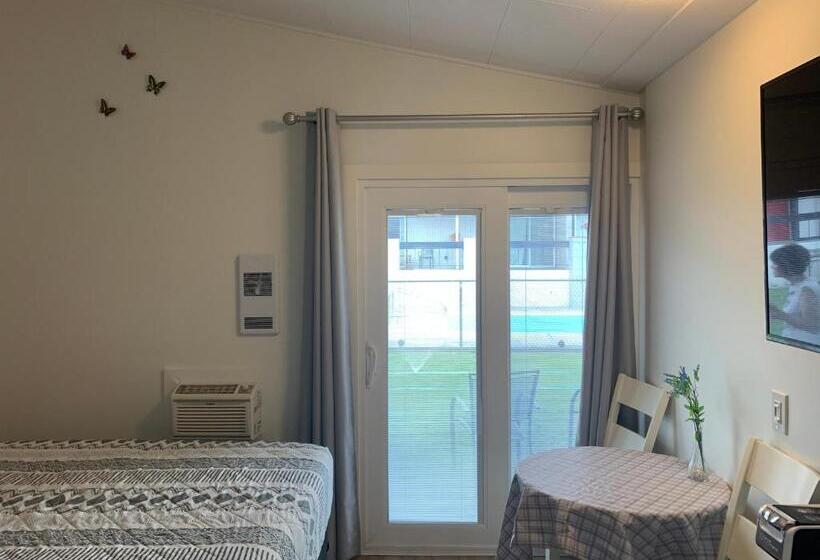 Lakosztály, Destination Inn Cache Creek