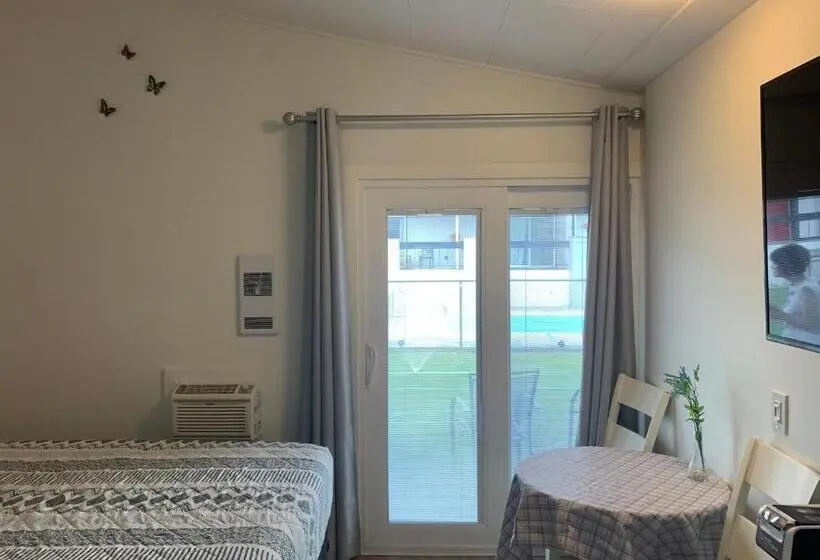 スイート, Destination Inn Cache Creek