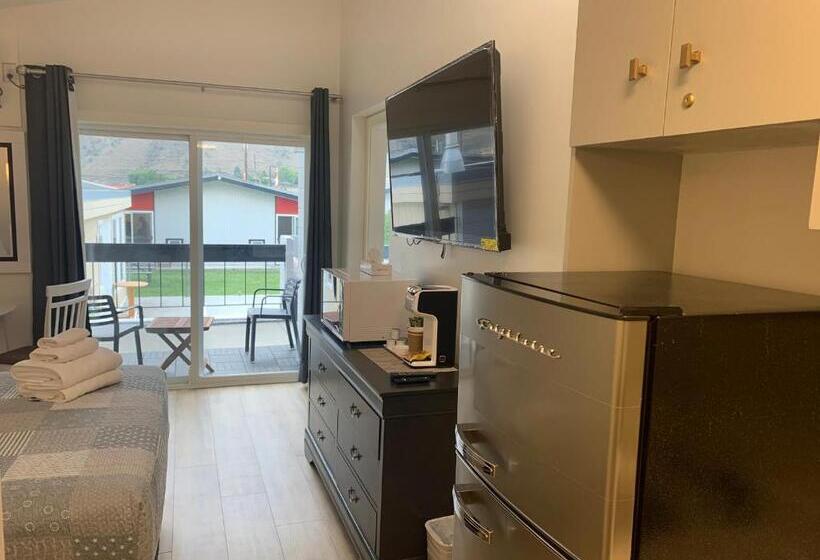 Deluxe Suite, Destination Inn Cache Creek