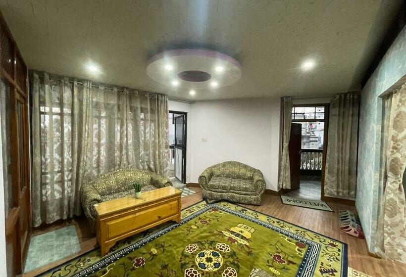 اتاق لوکس, Dzambala Home