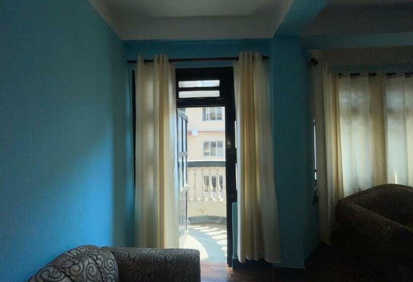 اتاق استاندارد با بالکن, Dzambala Home