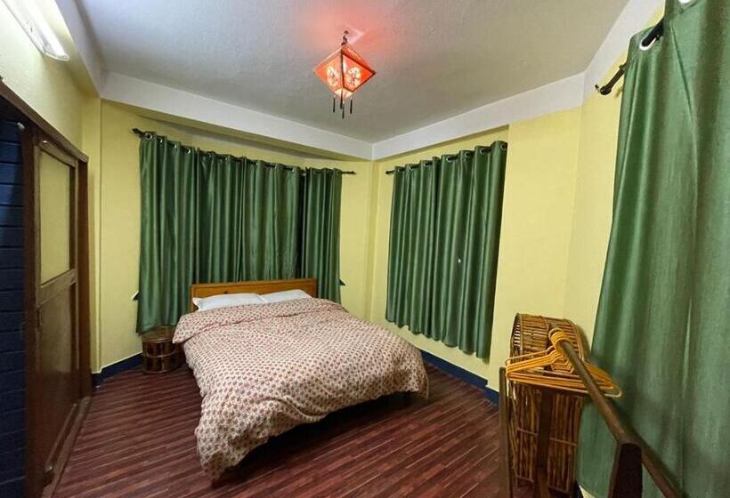 سوییت لوکس, Dzambala Home