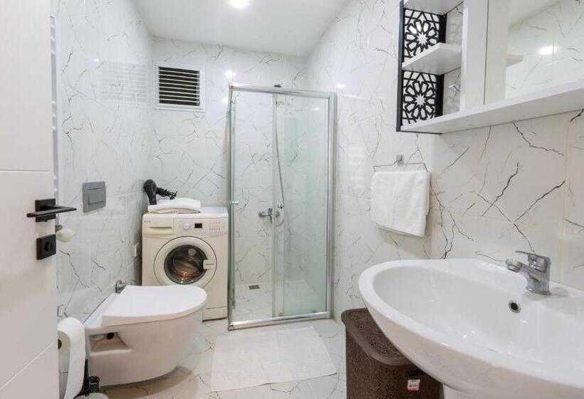 جناح مطلّ علي الجبل, Zal Sui̇te