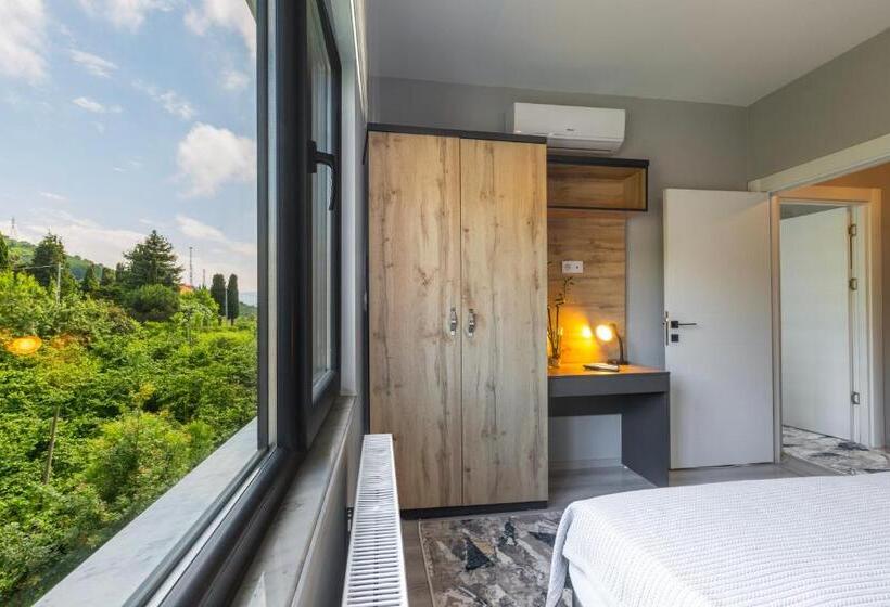 جناح مطلّ علي الجبل, Zal Sui̇te