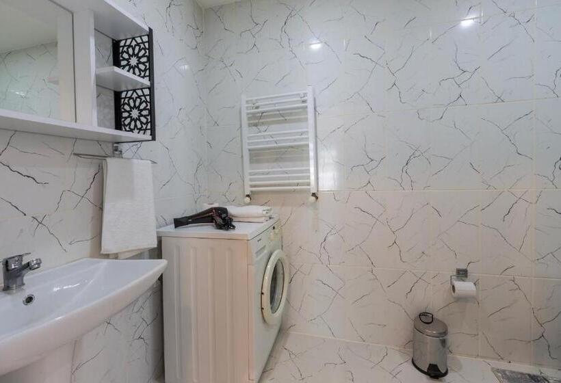 جناح مطلّ علي الجبل, Zal Sui̇te