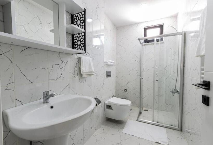 جناح مطلّ علي الجبل, Zal Sui̇te