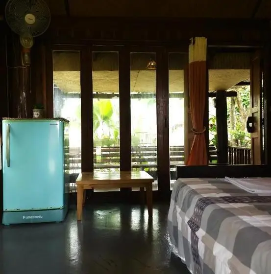 اتاق لوکس با بالکن, Pai Kiniman Resort