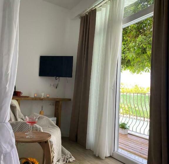 小型套房带阳台, Flora Boheme