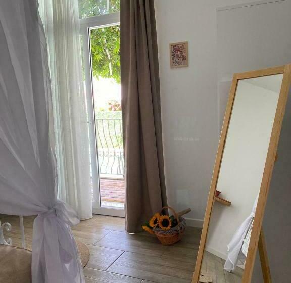 小型套房带阳台, Flora Boheme