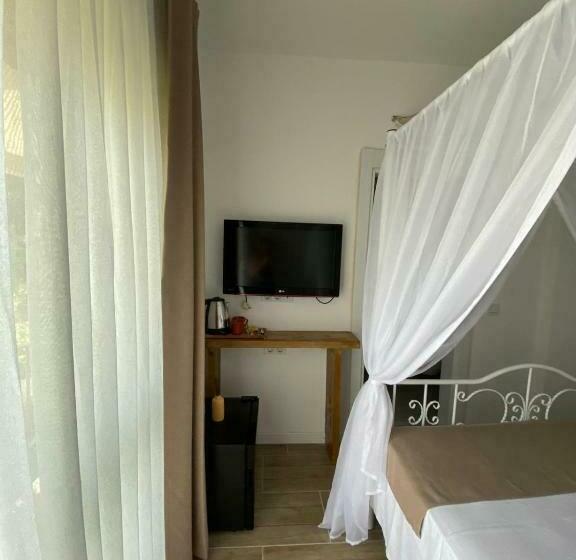 高级大房间, Flora Boheme