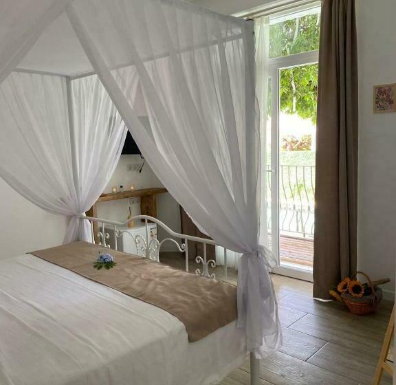 高级大房间, Flora Boheme