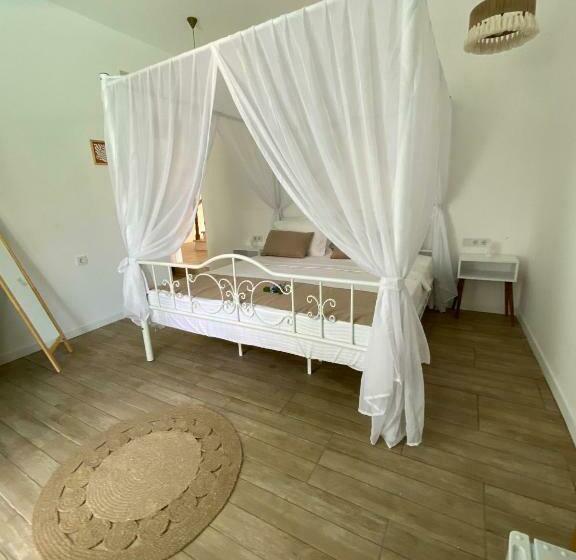 高级大房间, Flora Boheme