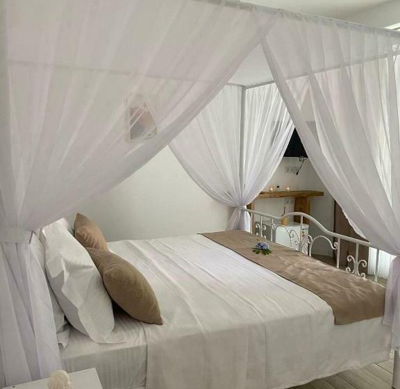 高级大房间, Flora Boheme