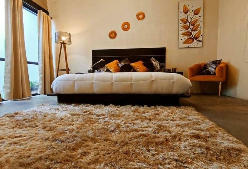 اتاق لوکس با تخت بزرگ, Fascina Inn