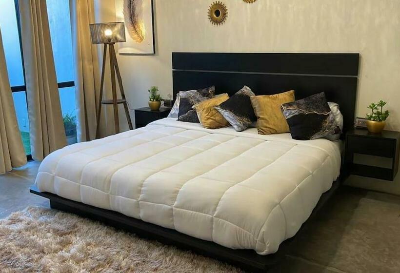 اتاق لوکس با تخت بزرگ, Fascina Inn