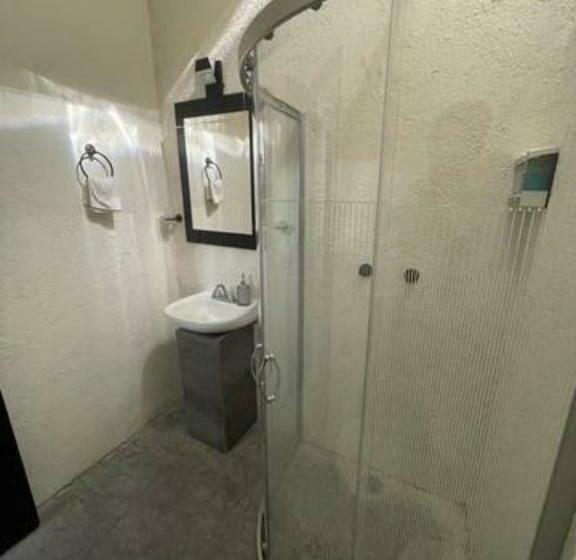 اتاق اکونومی, Fascina Inn