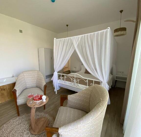 小型套房带阳台, Flora Boheme