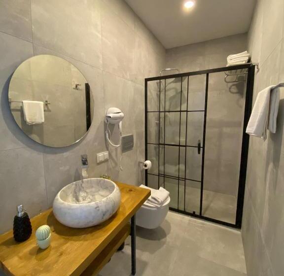 小型套房带阳台, Flora Boheme