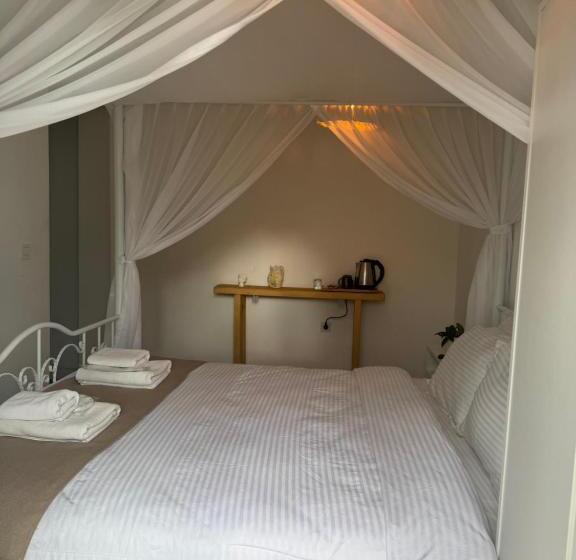 高级大房间, Flora Boheme