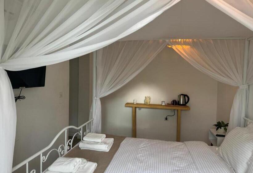 高级大房间, Flora Boheme