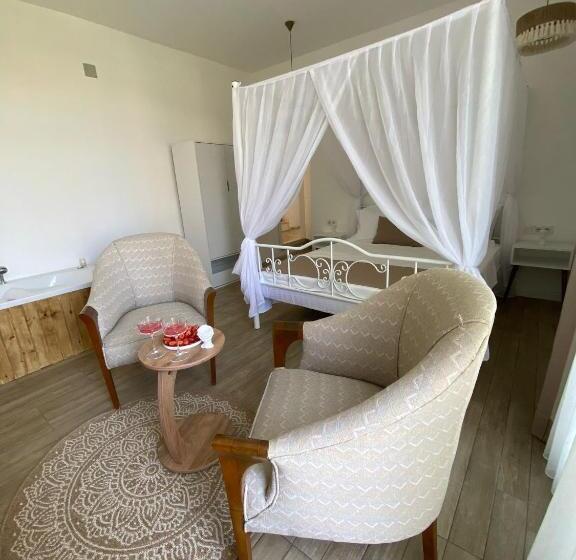 小型套房带阳台, Flora Boheme