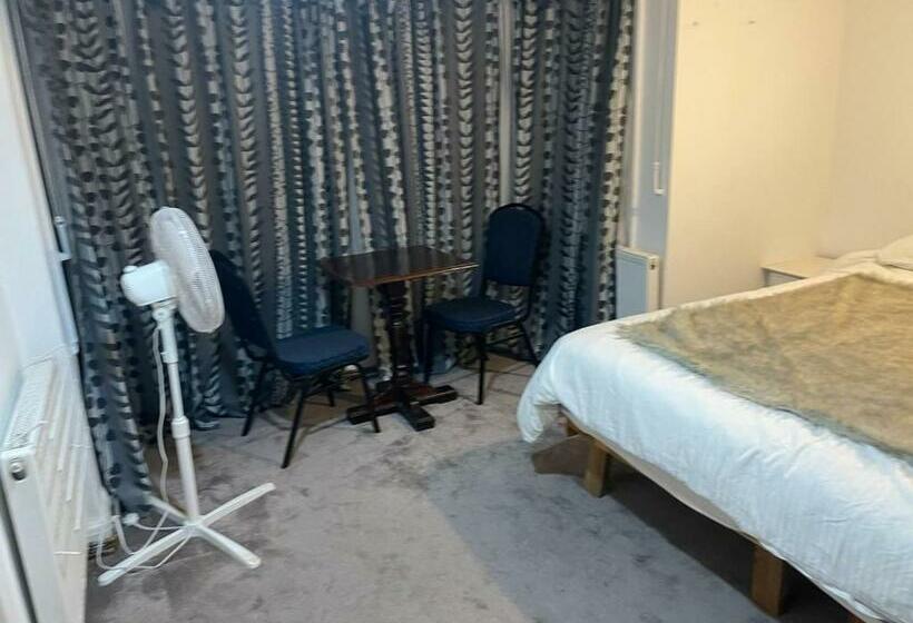 标准间, Edgware Rooms