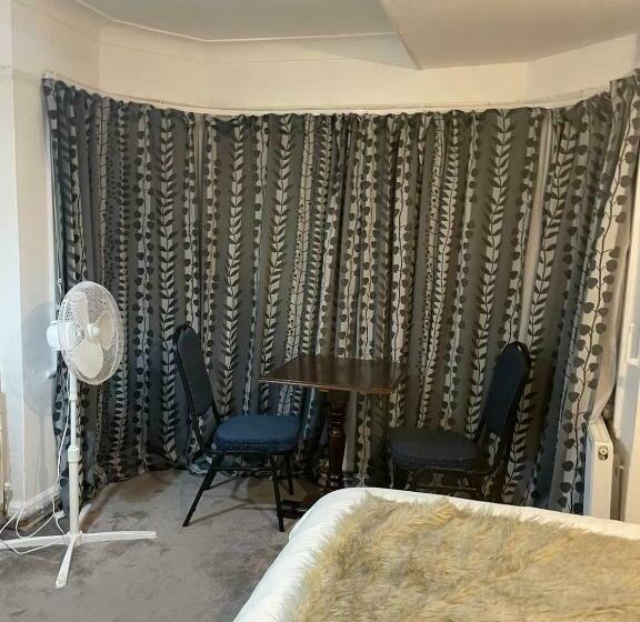 Номер Стандарт, Edgware Rooms