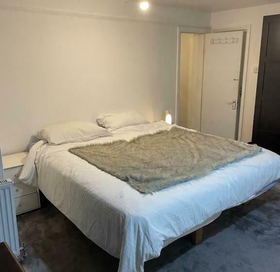 Номер Стандарт, Edgware Rooms