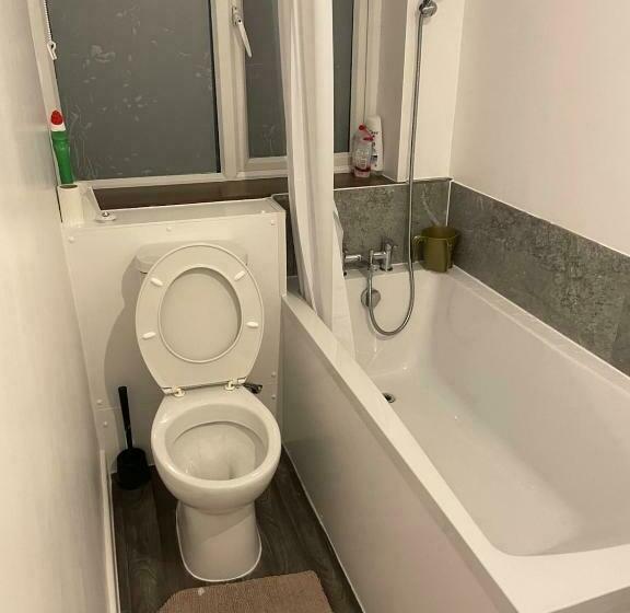 标准间, Edgware Rooms